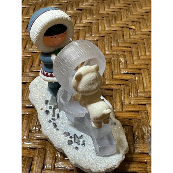 Vintage Hallmark 1989 Eskimo Figurines  Ornaments Set Of 3 - Picture 3 of 7